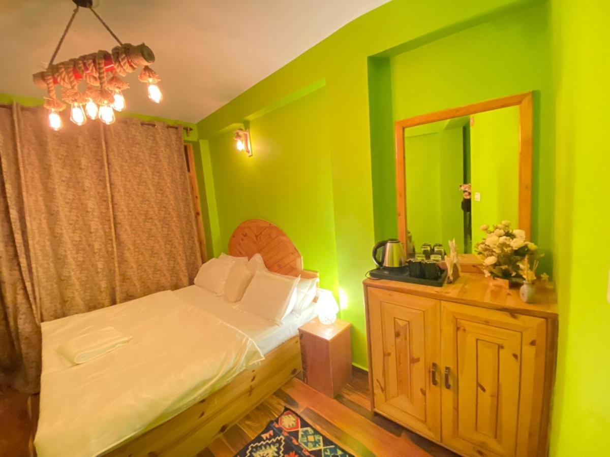 Attic Monkey Cafe & Rooms Manali  Luaran gambar