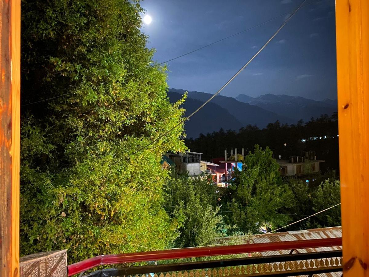 Attic Monkey Cafe & Rooms Manali  Luaran gambar