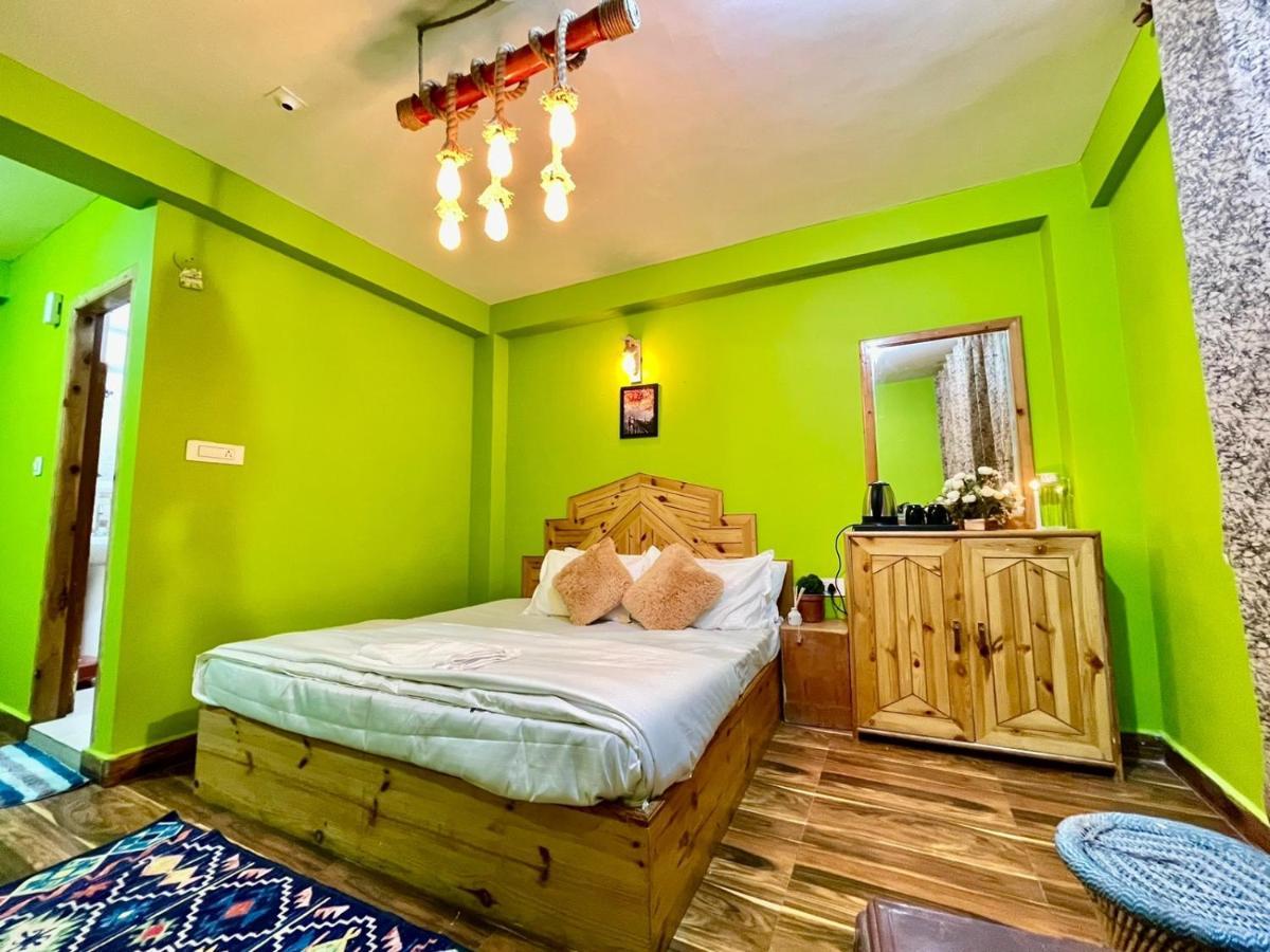 Attic Monkey Cafe & Rooms Manali  Luaran gambar