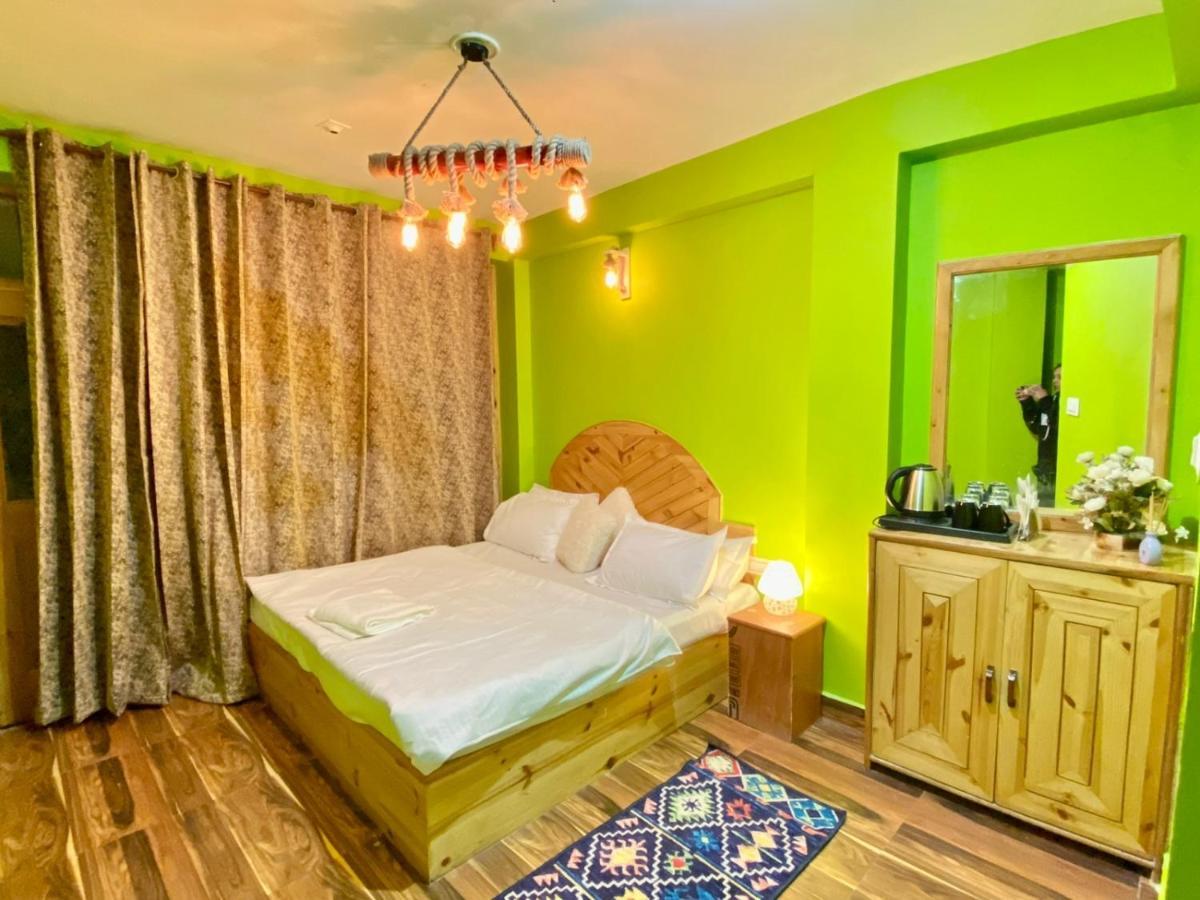 Attic Monkey Cafe & Rooms Manali  Luaran gambar