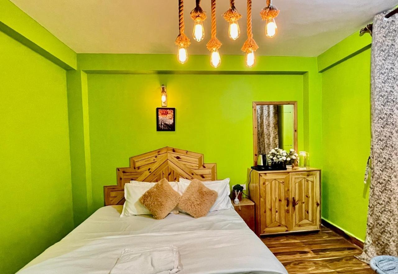 Attic Monkey Cafe & Rooms Manali  Luaran gambar