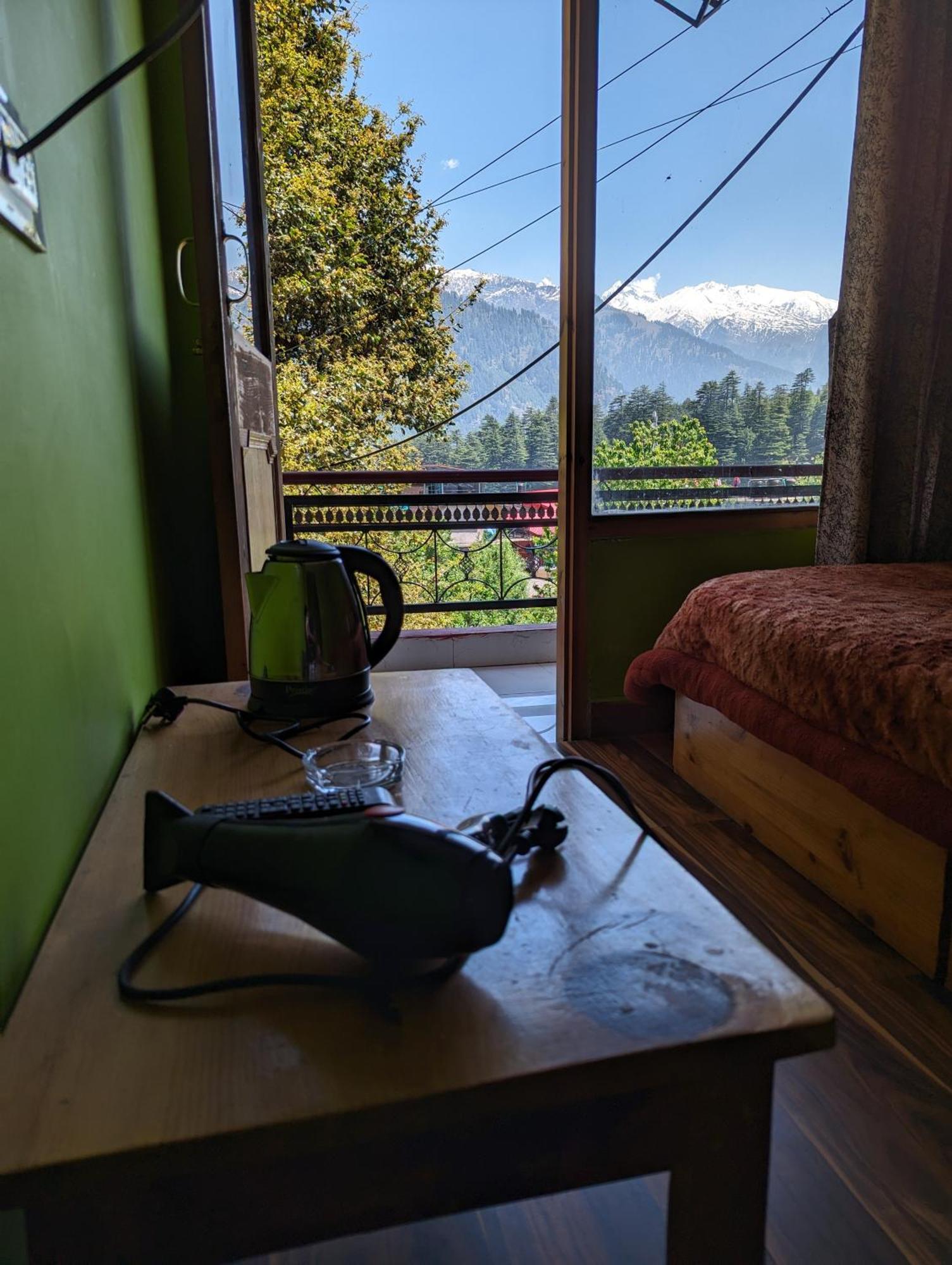Attic Monkey Cafe & Rooms Manali  Luaran gambar