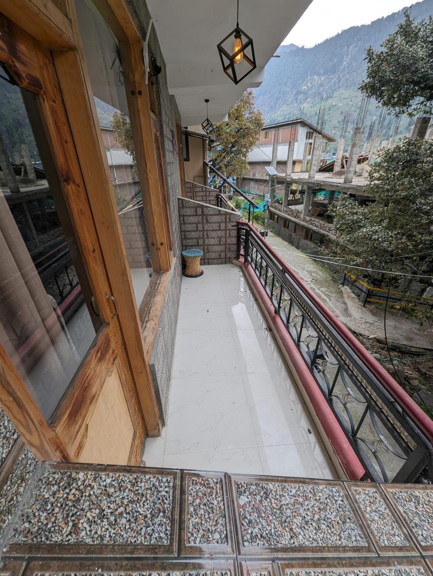Attic Monkey Cafe & Rooms Manali  Luaran gambar