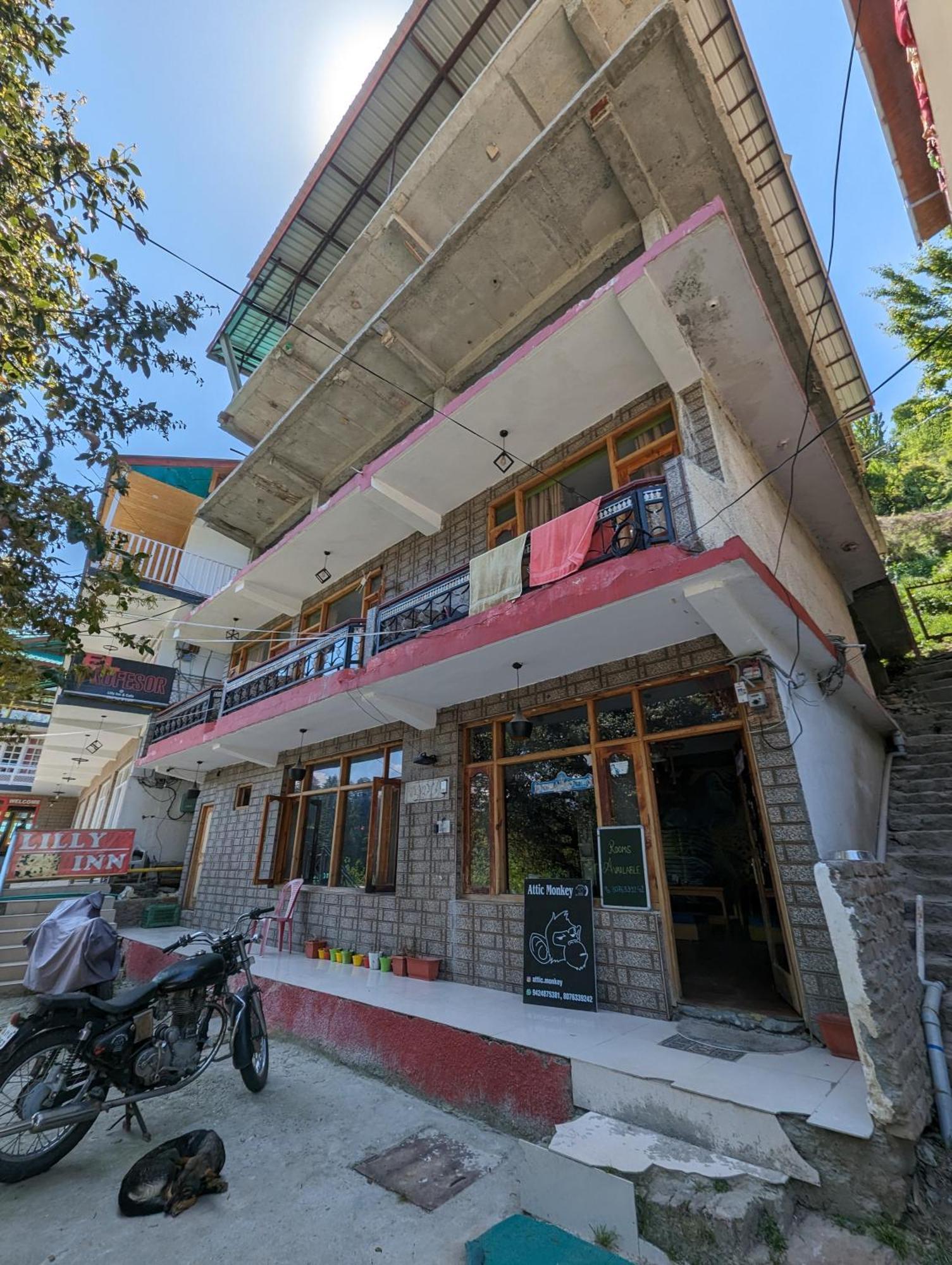 Attic Monkey Cafe & Rooms Manali  Luaran gambar